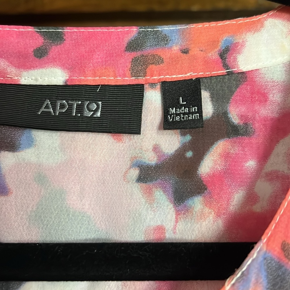APT 9 Sheer Pink/Coral/Gray/White Watercolor V-Neck Button Front Top,Large, GUC. - Picture 3 of 13
